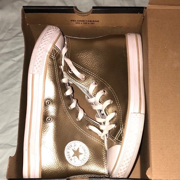Converse Shoes - Metallic Gold Converse Size 3y or 5 in women’s.